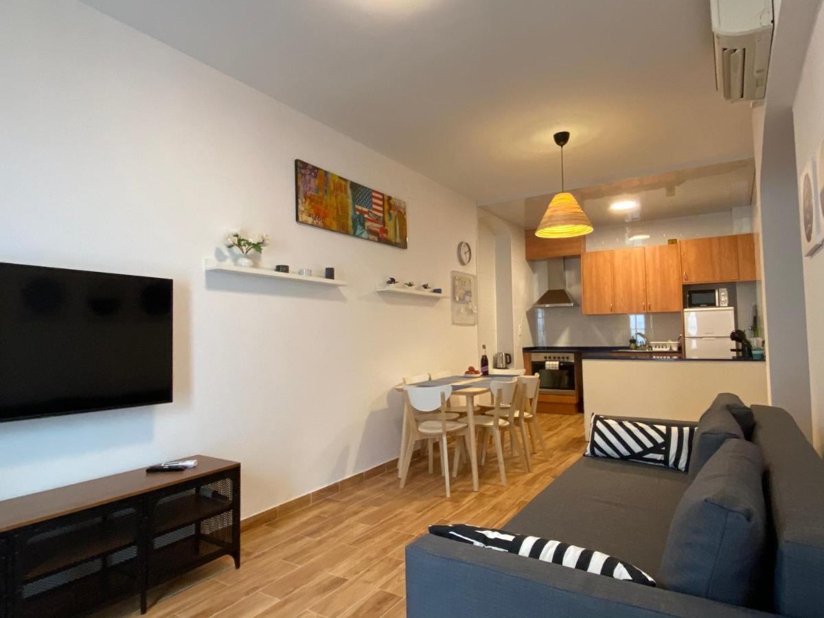 Apartments Sant Lluis Center, 2 Min Walk From The Sea Льорет-де-Мар Экстерьер фото